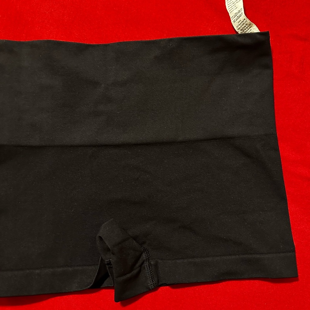 SPANX Everyday Tummy Control seamless Boyshorts Black size small